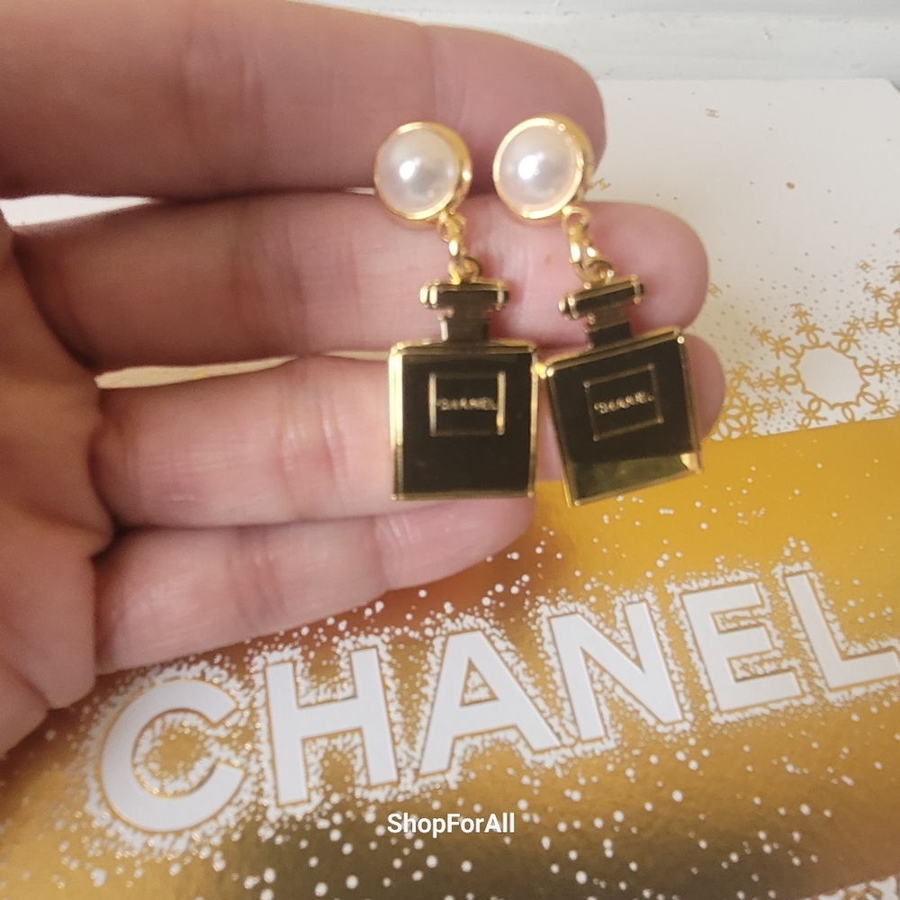 Chanel - Picture 11 of 16
